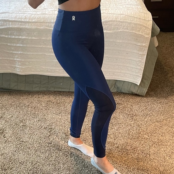 Good American workout leggings - Picture 3 of 3